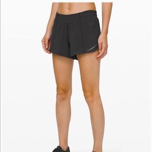 Lululemon Hotty Hot Short II Long 4"